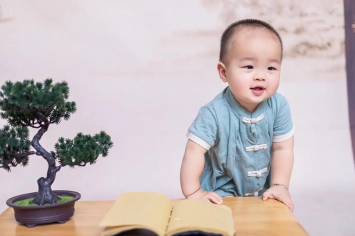 供卵试管代怀生子费用宝宝脸上小白点